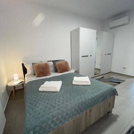 Studio Apartment Palas Mall Iasi Extérieur photo